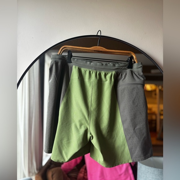 LULULEMON | men’s Namaste at the beach swim shorts | size large - Picture 5 of 5